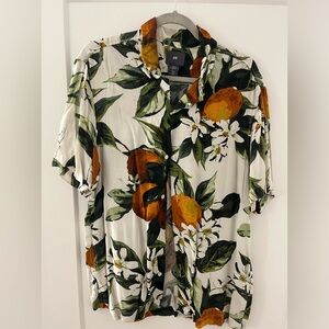 H&M men’s tropical fruit 🥭 button down size L lightweight summer shirt 👍🏼